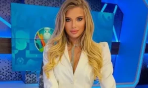 Роузі Хантінгтон-Вайтлі