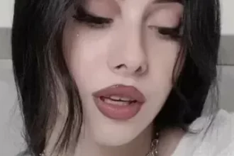Еліс Стоун