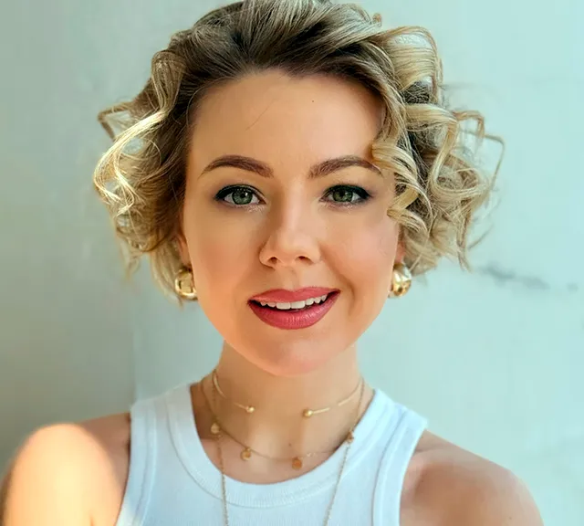 Олена Курбанова