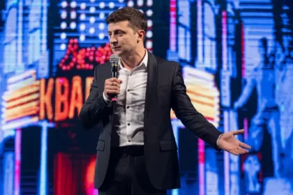 Фото і відео Володимира Зеленського – від офіційних заходів до особистих моментів. Дивіться, як формувався образ лідера сучасної України.