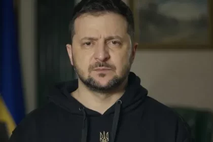 Фото і відео Володимира Зеленського – від офіційних заходів до особистих моментів. Дивіться, як формувався образ лідера сучасної України.