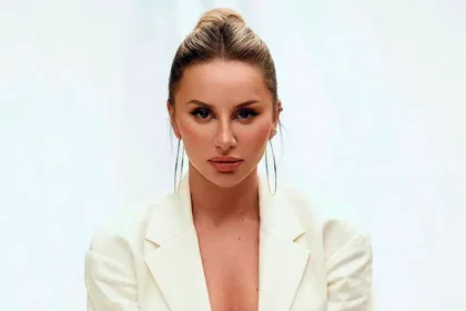 Анна Асті