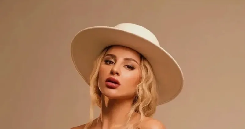 Анна Асті