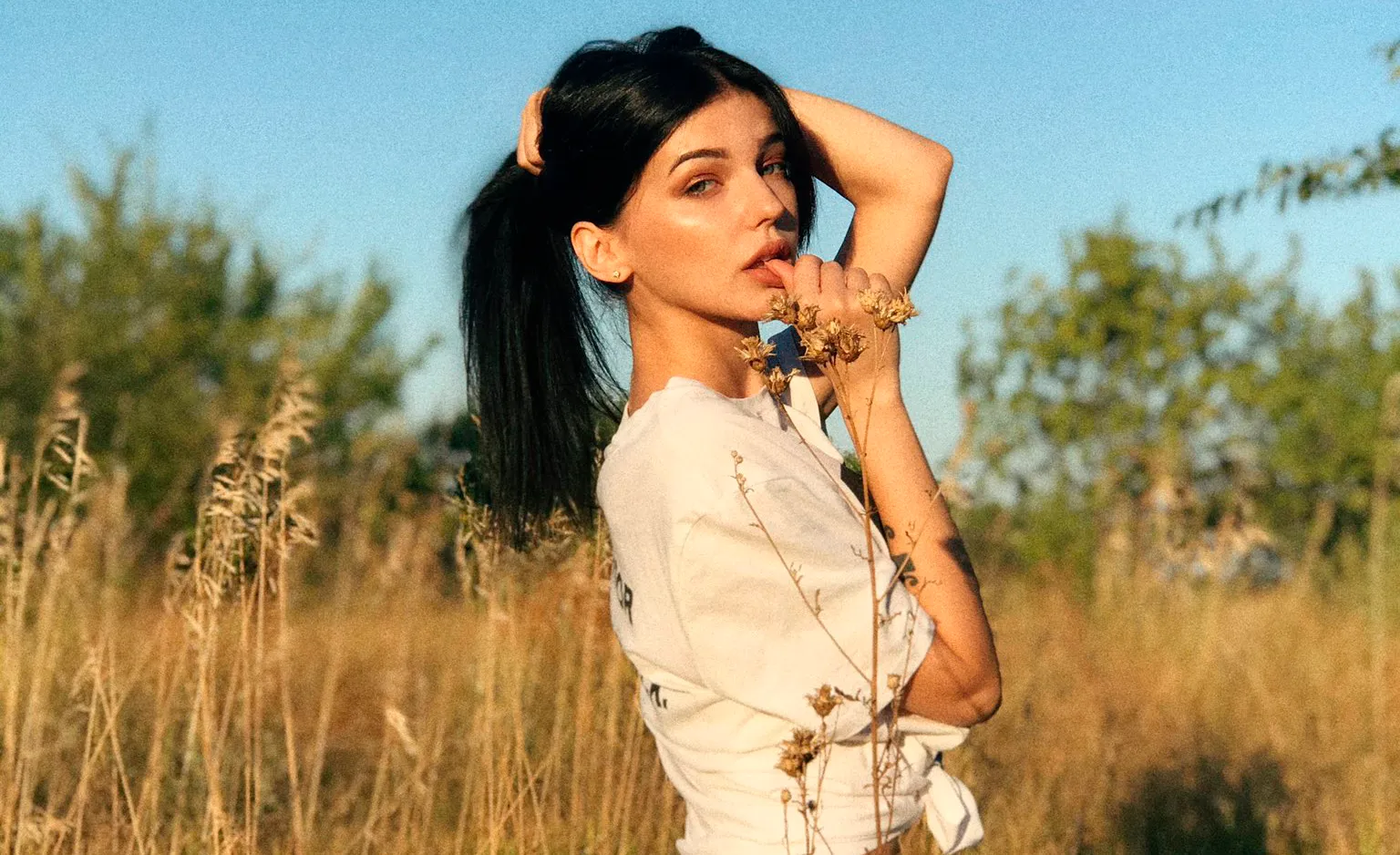 Hello 💕 I’m Rina, Ukrainian model 😇 and top 0.5% creators OnlyFans with several hundred of happy fans and I want you to be nex