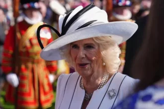 Королева Камілла