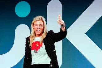 Ліндсі Енн Шукус