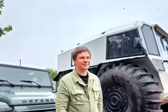Дмитро Комаров