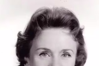 Джессіка Еліс Тенді