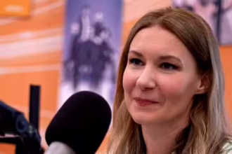 Олена Грозовська