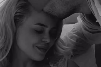 Співачка Аліна Гросу після народження першої дитини повертається до України