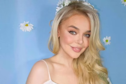 Аліна Гросу з новонародженим первістком у пологовому будинку