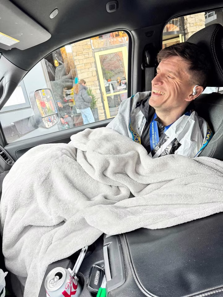 Ведучий Анатолій Анатоліч після медичного обстеження через травму спини