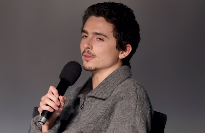 Шарліз Терон на сцені Africa Outreach Project 2025