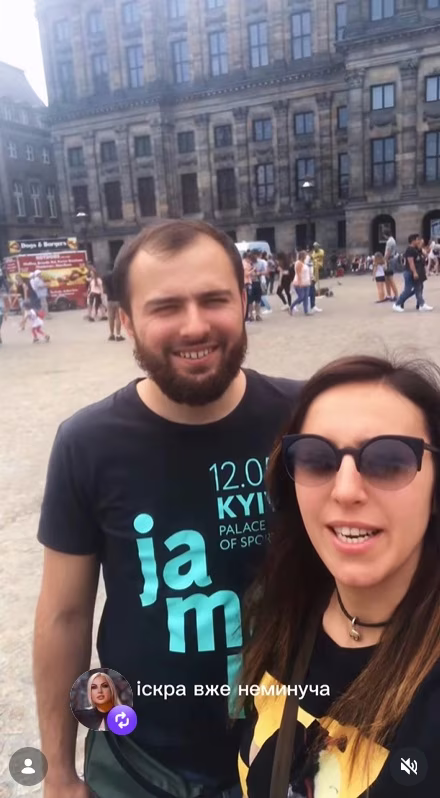 Щаслива Джамала з чоловіком на весільних знімках