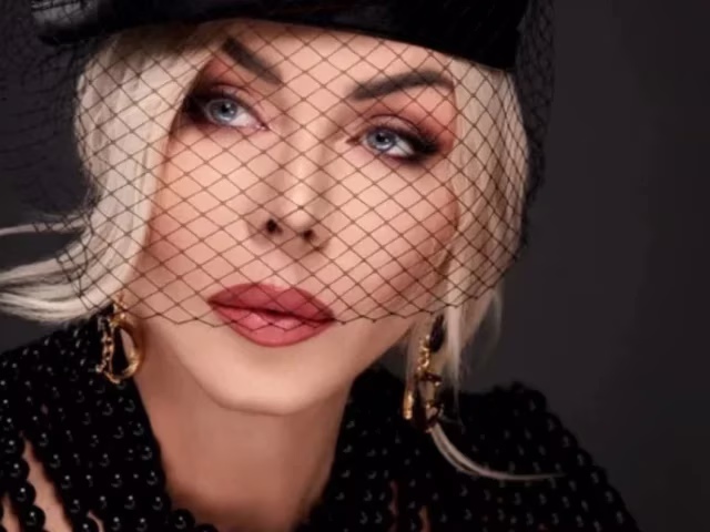 Легендарна українська співачка Ірина Білик у молодості до пластики