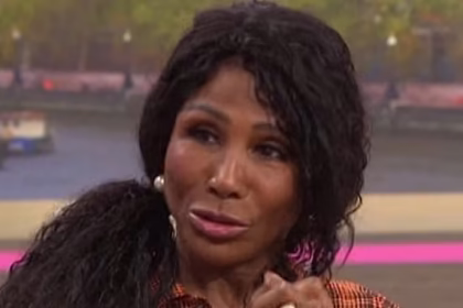 Співачка Сінітта на шоу Good Morning Britain захищає Девіда Хея