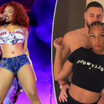 Меган Ті Сталліон та Клей Томпсон позують для селфі перед дзеркалом