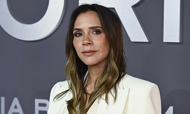 Victoria Beckham x GAP колекція 90s revival