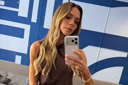 Вікторія Бекхем демонструє нове фарбування бронд та догляд за волоссям