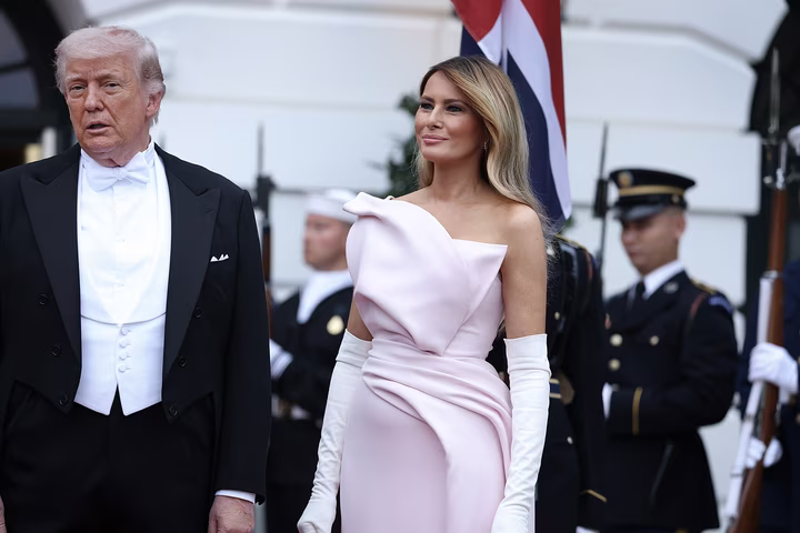 Іванка Трамп у небесно-блакитній сукні Reem Acra на вечері
