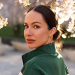 Христина Горняк попозувала серед сакур та розкрила секрет своєї краси