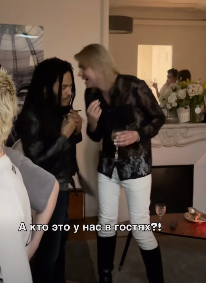 Ленні Кравіц розмовляє з росіянином Сергієм Григор'євим-Аполлоновим