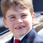 Принцу Луї – 8 років: королівська родина показала відео з пляжу