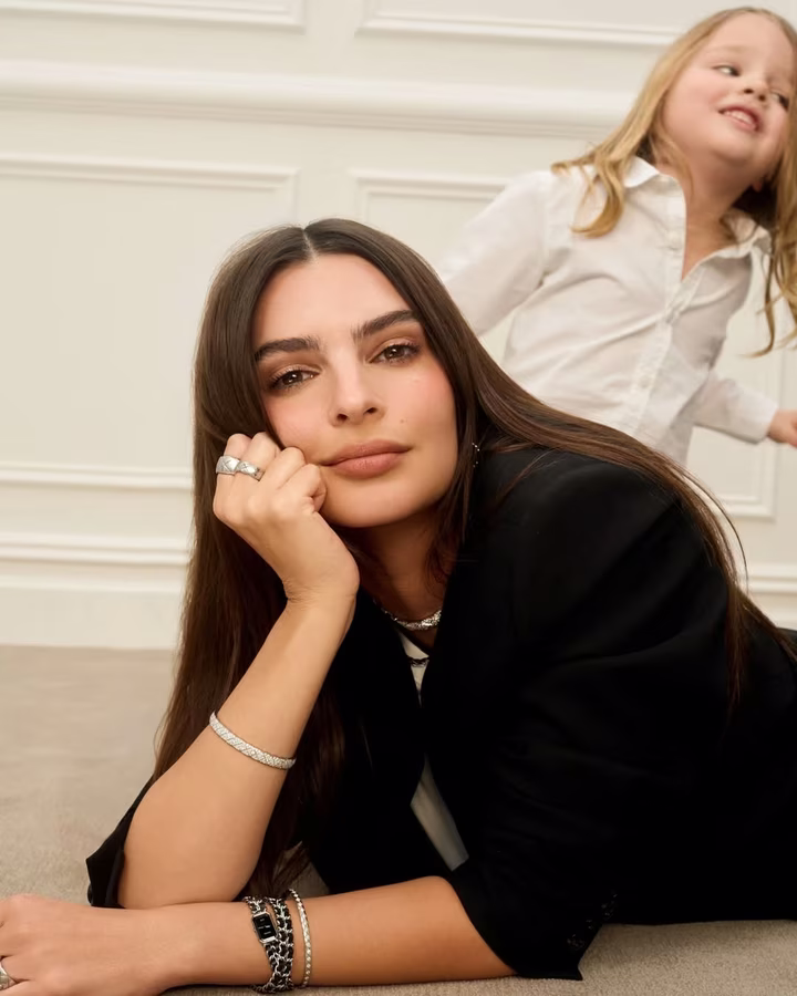 Сильвестр Аполло Беар син Емілі Ратаковскі для Chanel