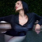 Шерон Стоун вразила мережу відвертою підводною фотосесією