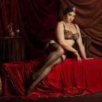 Стефанія Ферраріо вразила мережу спокусливими формами у мереживній білизні