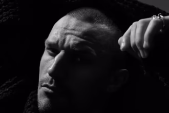 Актор Тарас Цимбалюк разом із продюсером Олексієм Комаровським