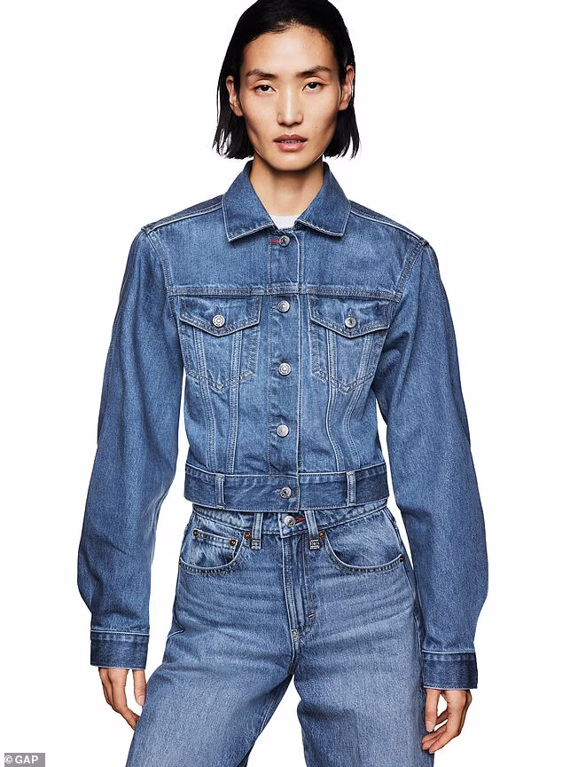 Victoria Beckham x GAP 90s fashion