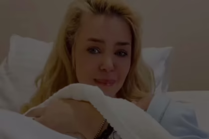 Аліна Гросу з новонародженим сином під час пологів в Україні