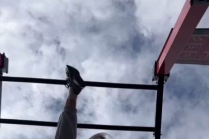 Антоніна Хижняк показує вправи для схуднення та пластики тіла