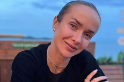 Еліна Світоліна на прогулянці з дочкою Скаї у Швейцарії