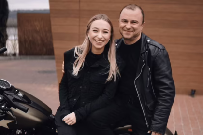 Віктор Павлик та його дружина Катерина Репяхова скандал палац Україна